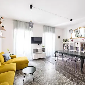 Domus Deiana , Cagliari Italia