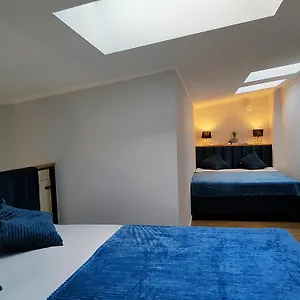 Hugo Vip , Cracovia Polonia